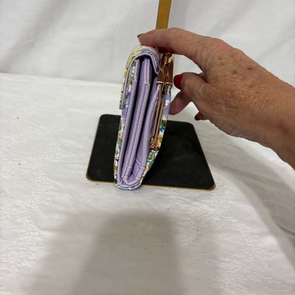 Vegan Leather Wallet in a floral print. Snap close. - Picture 3 of 9